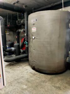 Red de calor - Depósito acumulador de agua caliente